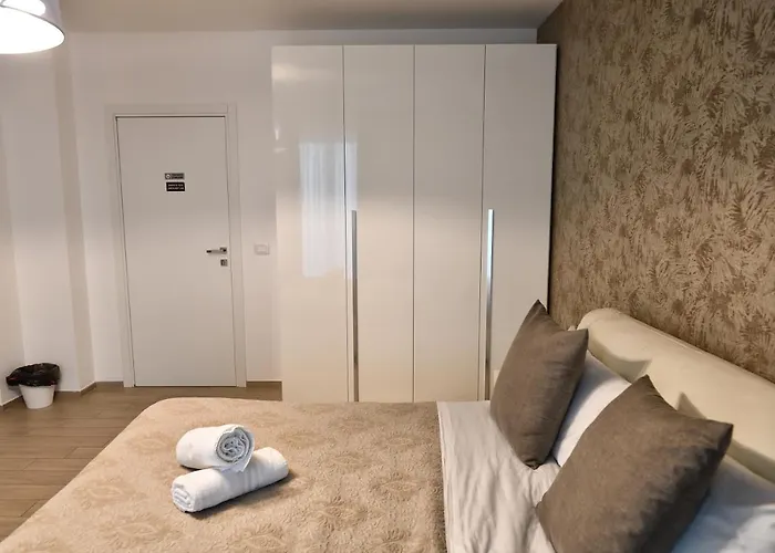 Karol Airport Alojamento de Acomodação e Pequeno-almoço 3*