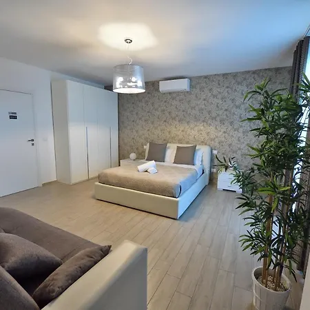 Karol Airport Bed and Breakfast Μπάρι