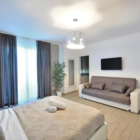 Karol Airport Bed and Breakfast Μπάρι