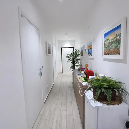 Karol Airport Bed and Breakfast Μπάρι