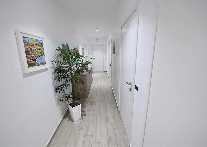 Karol Airport Bed and Breakfast Μπάρι